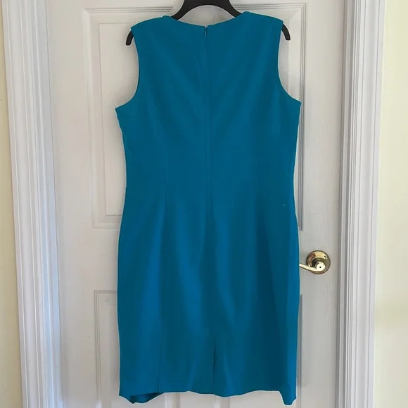 Sleeveless teal dress - Picture 2 of 7